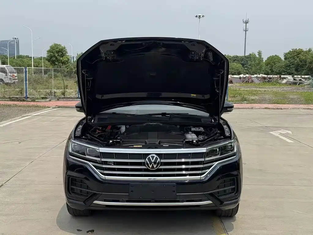 Volkswagen Touareg — миниатюра 7