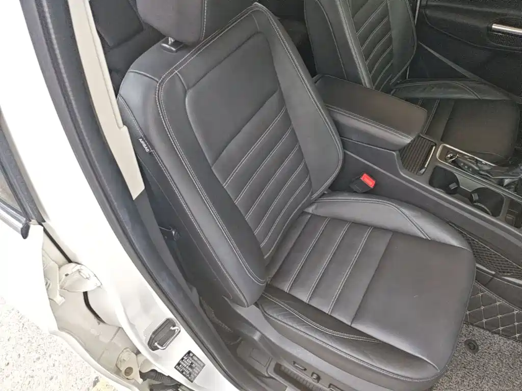 Ford Kuga — миниатюра 25