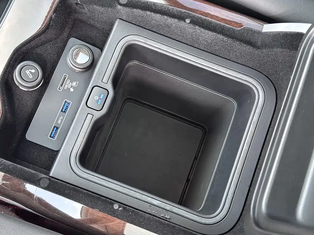 Land Rover Range Rover — миниатюра 7