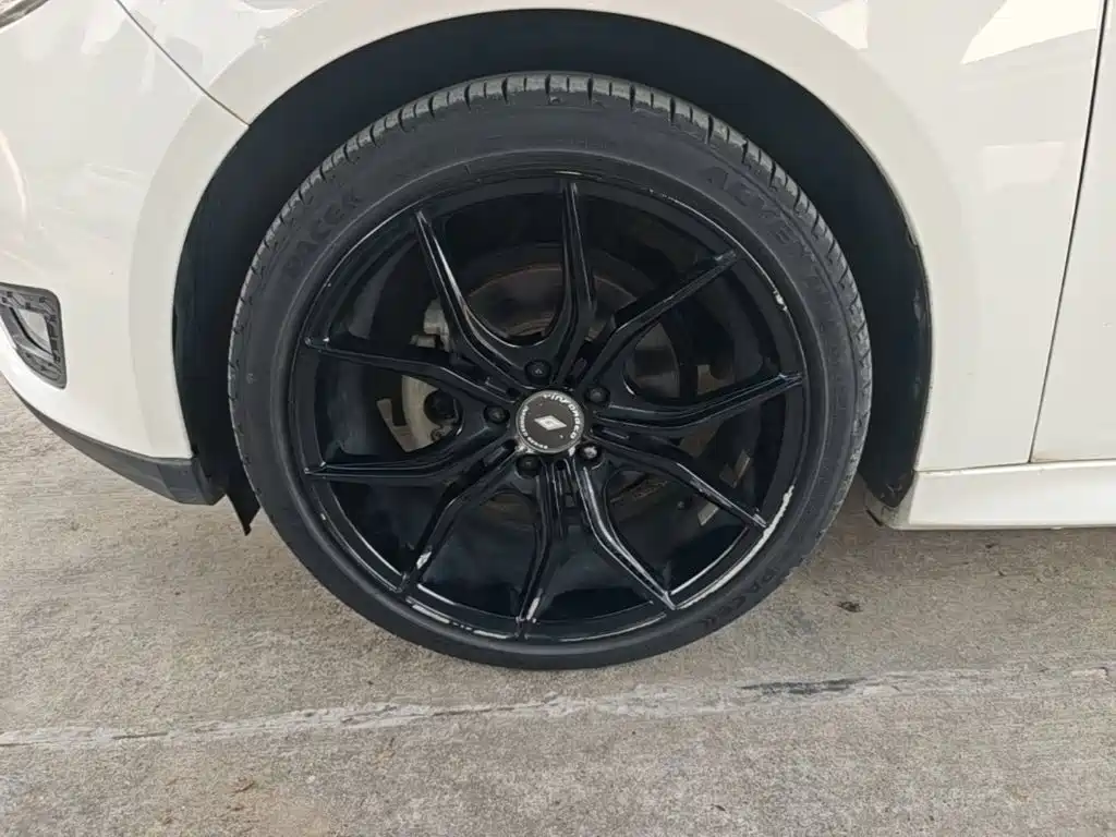 Ford Focus — миниатюра 23