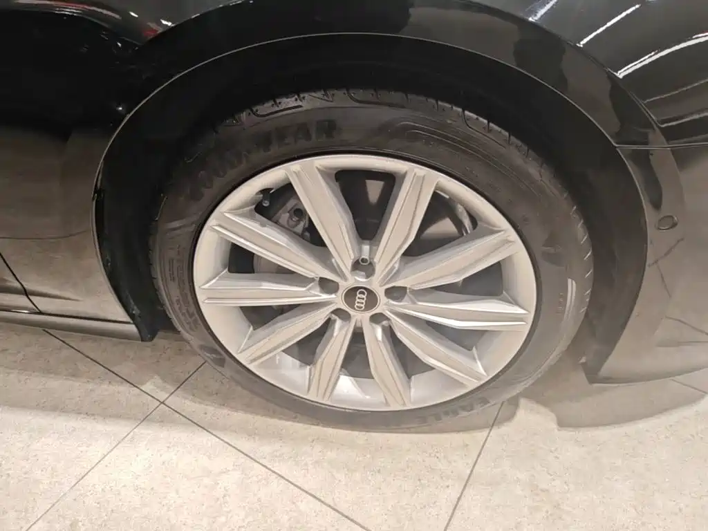 Audi A6L — миниатюра 12
