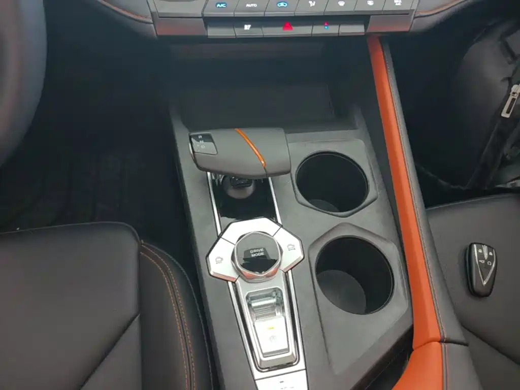 Changan UNI-V iDD — миниатюра 13