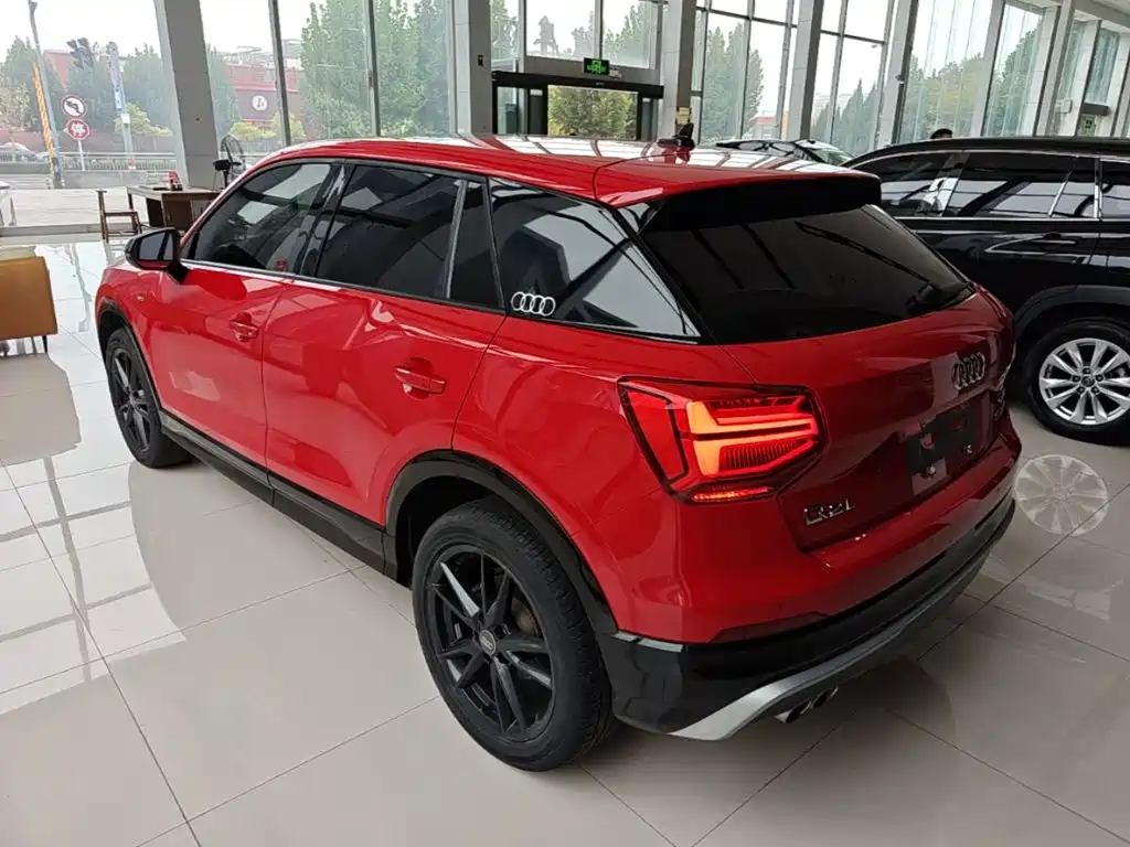 Audi Q2L — миниатюра 5