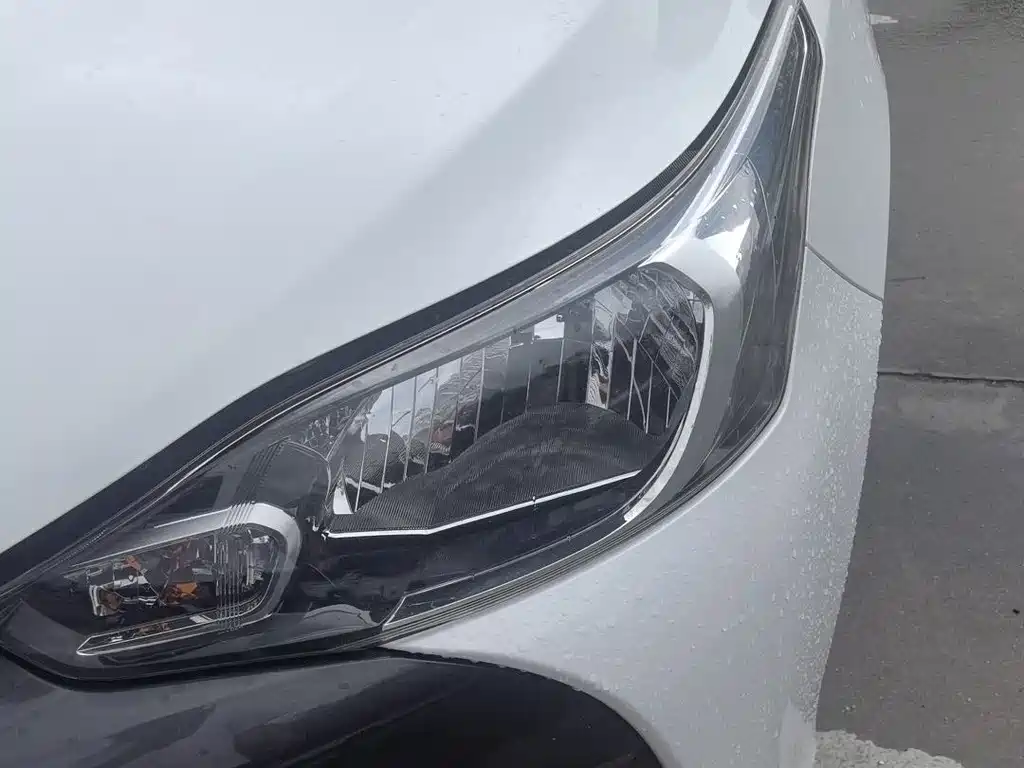 Toyota Yaris L — миниатюра 6