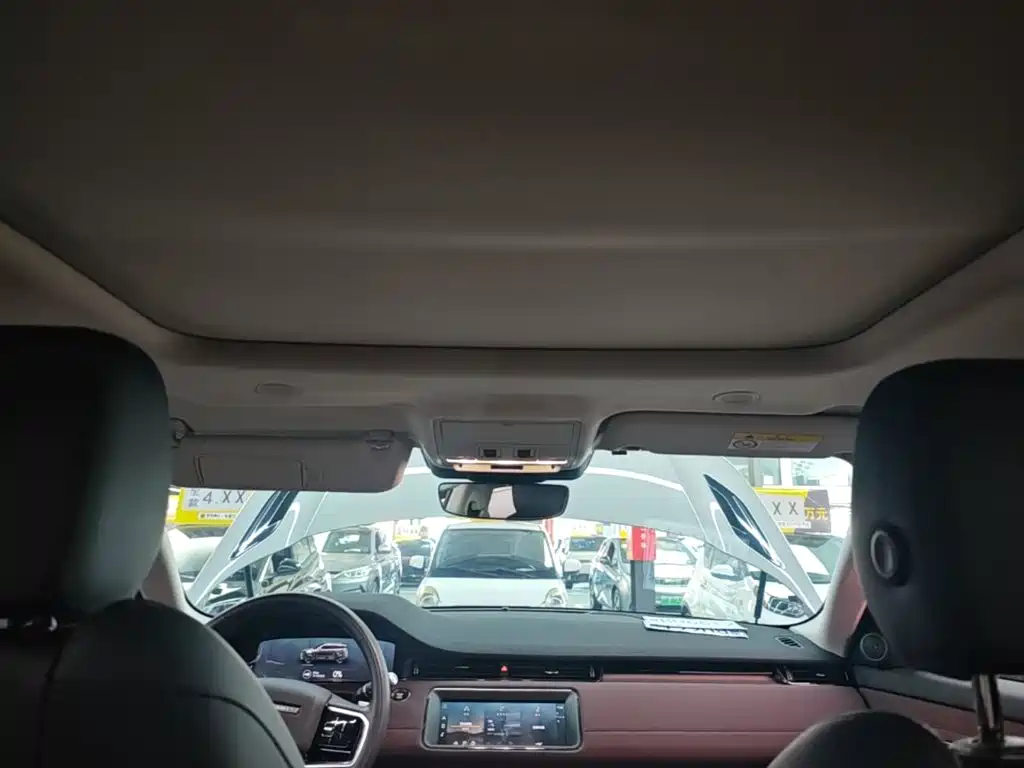 Land Rover Evoque PHEV — миниатюра 18