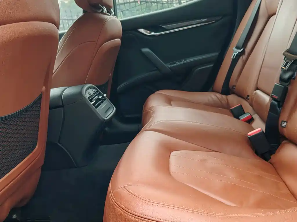 Maserati Ghibli — миниатюра 8
