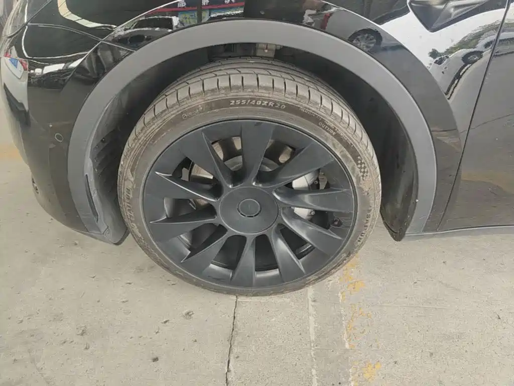 Tesla Model Y — миниатюра 23