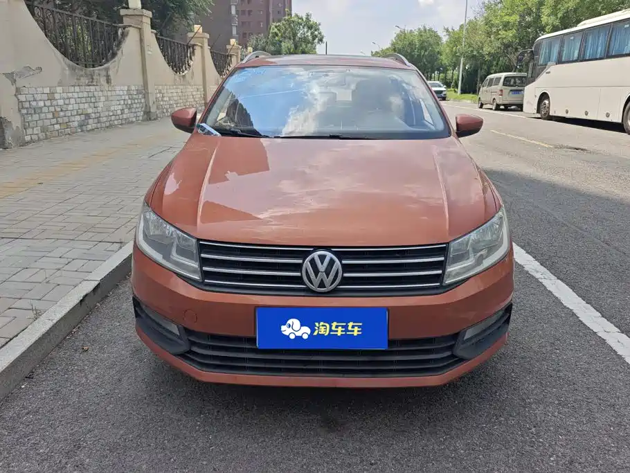 Volkswagen Santana — миниатюра 2