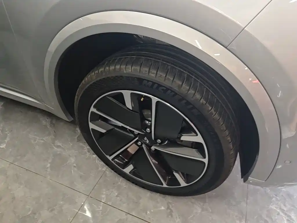 Li Auto Li L8 — миниатюра 23