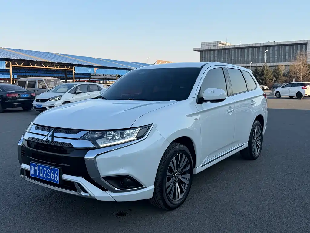 Mitsubishi Outlander 2022