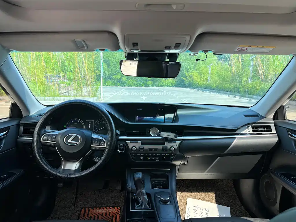 Lexus ES — миниатюра 5