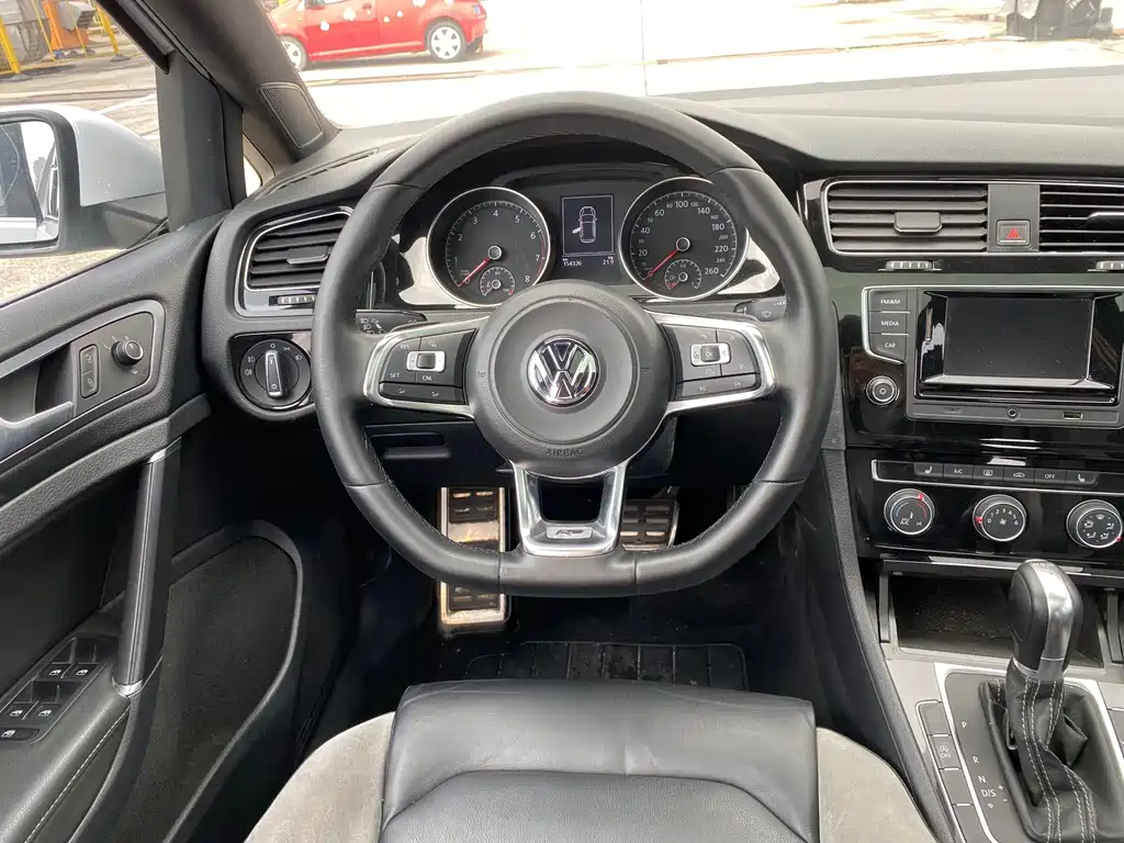 Volkswagen Golf — миниатюра 11