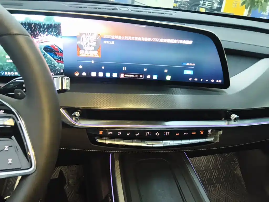 Cadillac XT5 — миниатюра 13