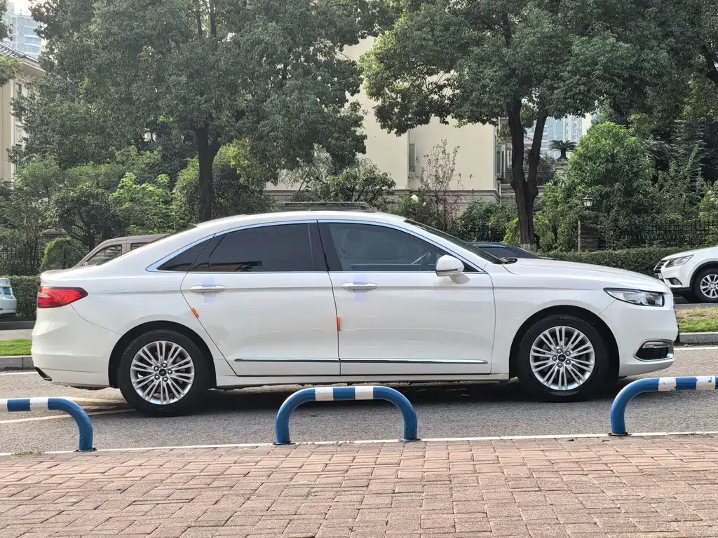 Ford Taurus — миниатюра 12