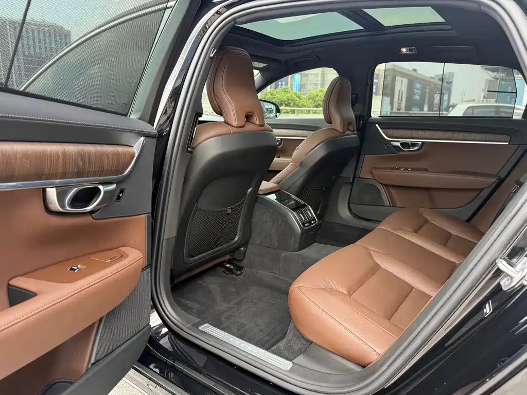 Volvo S90 — миниатюра 3