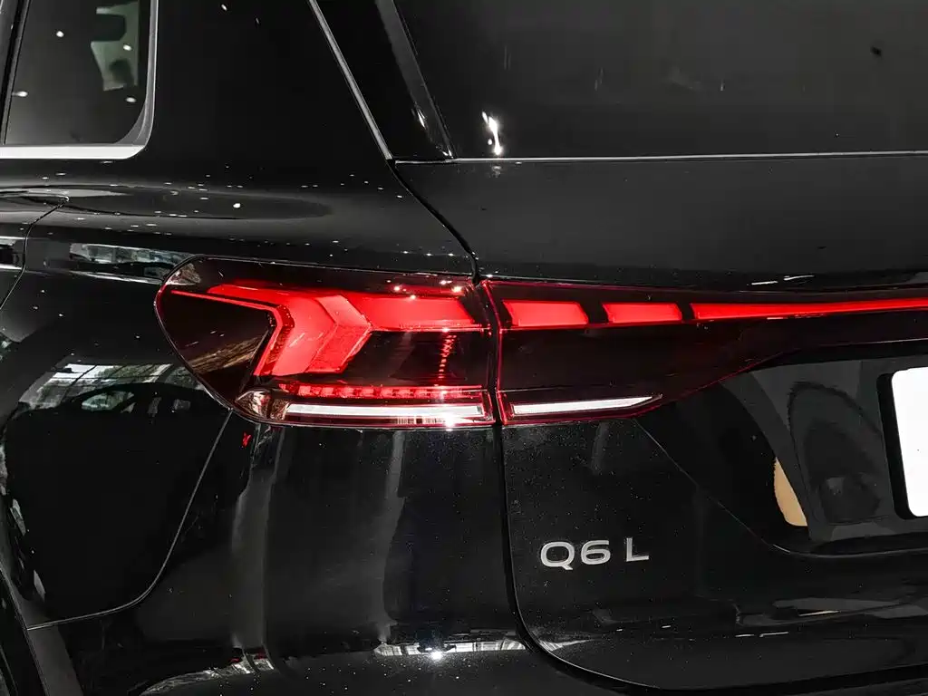 Audi Q6L e-tron 2026 Черный из Китая, фото 4