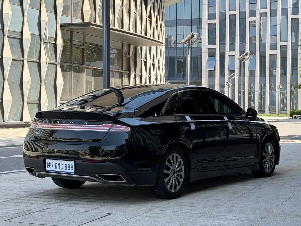Lincoln MKZ 2019 2.0T Premium V