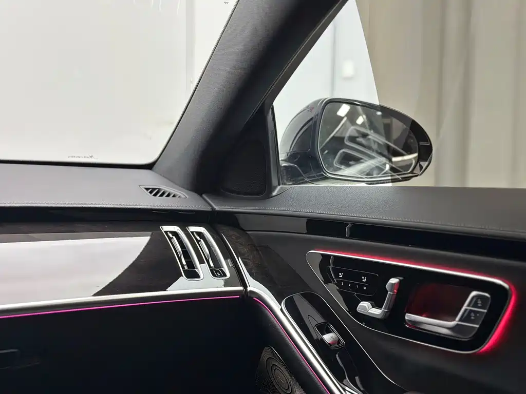 Mercedes-Benz S-Class — миниатюра 32