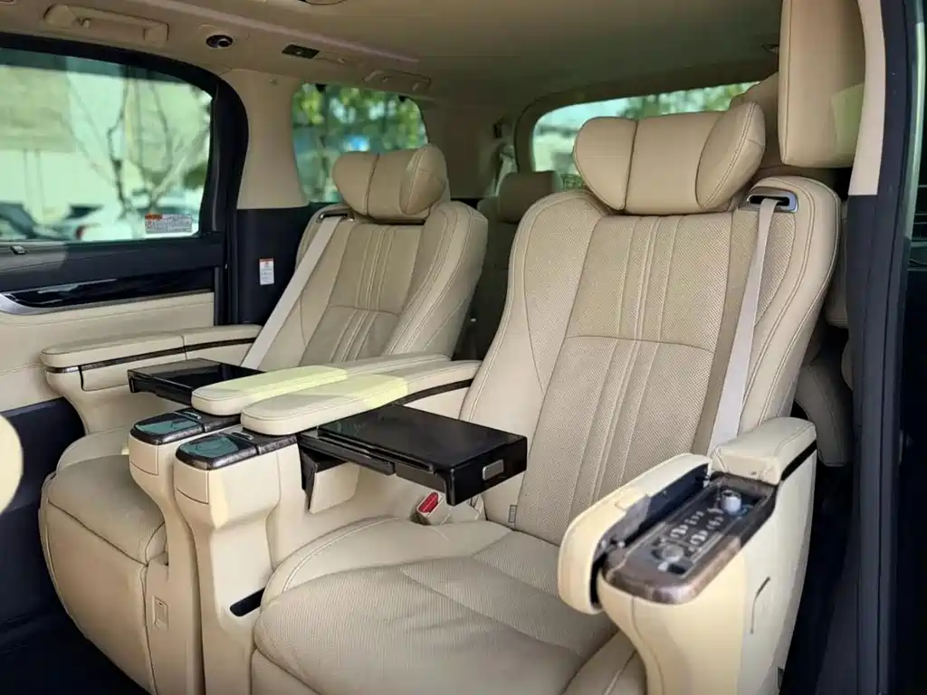 Toyota Vellfire — миниатюра 16