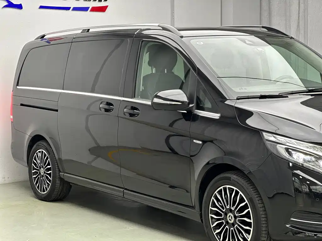 Mercedes-Benz V-Class — миниатюра 7