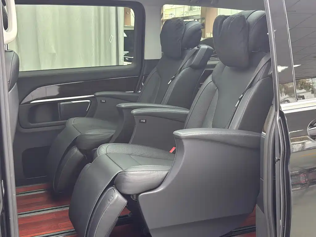 Mercedes-Benz V-Class — миниатюра 37