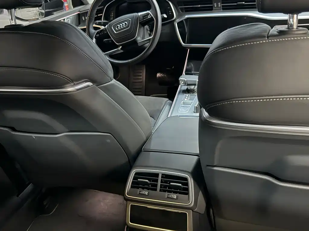 Audi A7L — миниатюра 7
