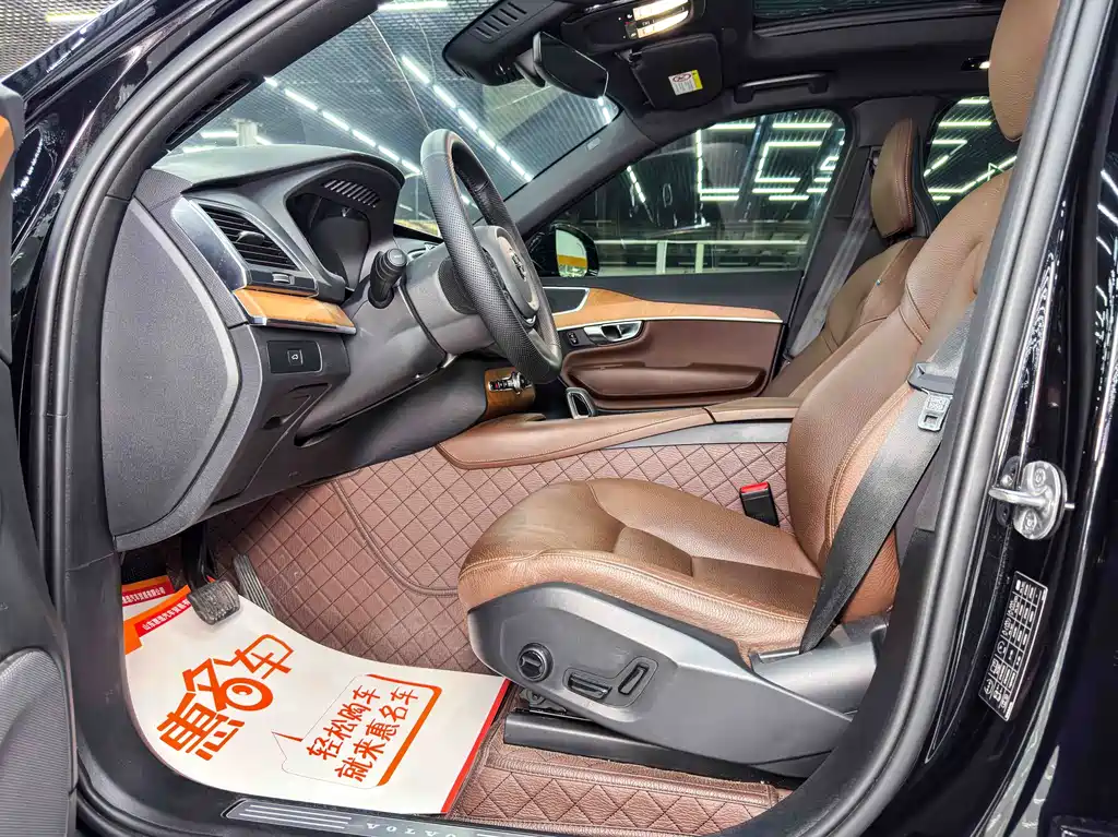 Volvo XC90 — миниатюра 6