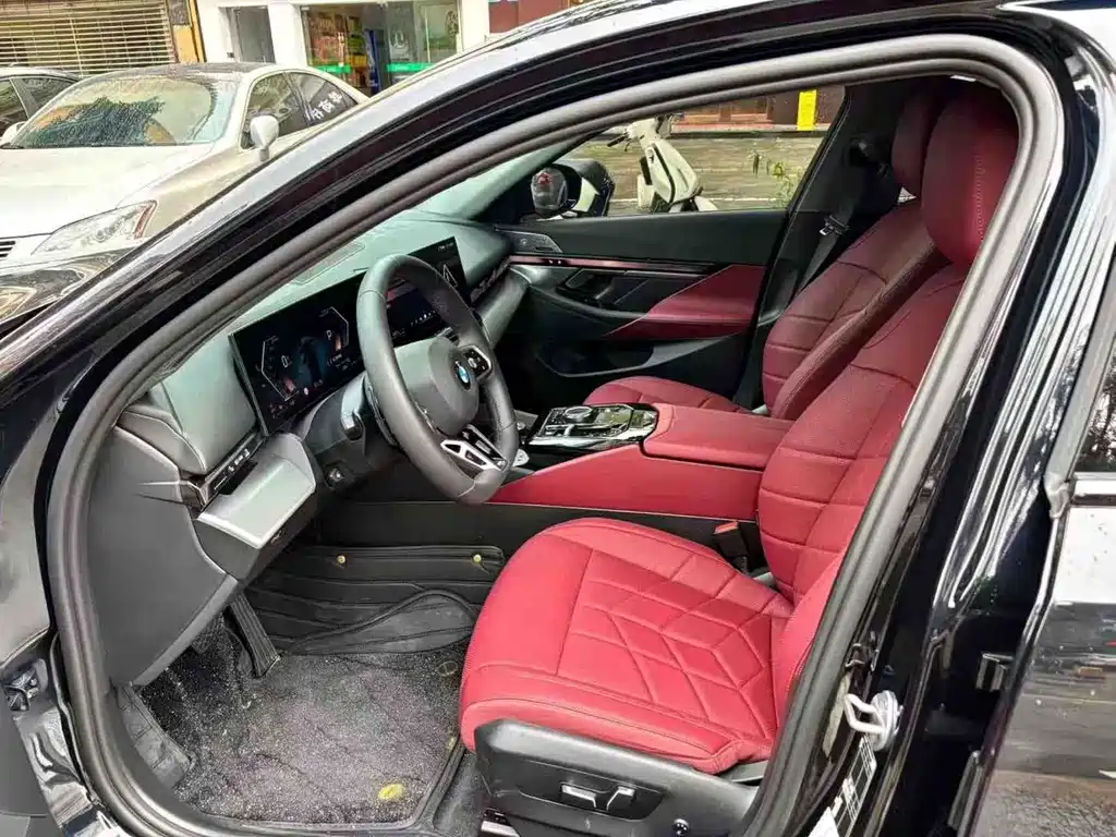 BMW 5 Series — миниатюра 2