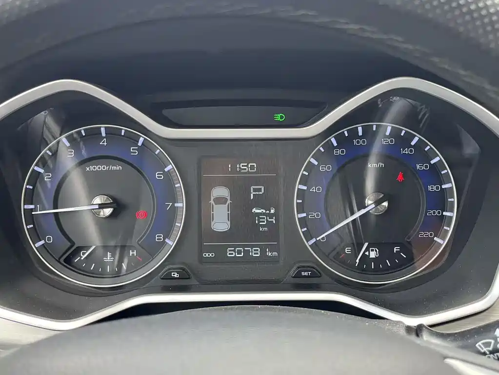 Geely Vision X3 — миниатюра 7