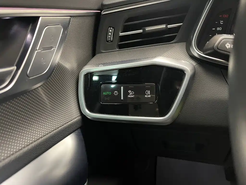 Audi A6L — миниатюра 12