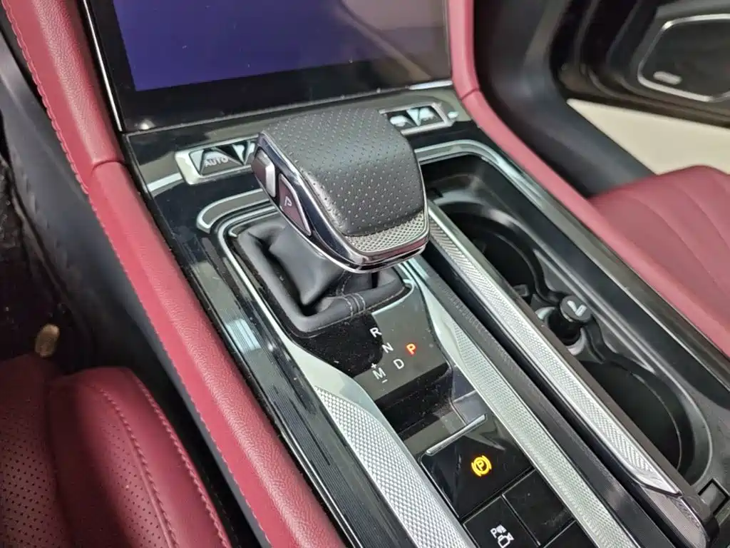 Hongqi Hongqi H5 — миниатюра 14