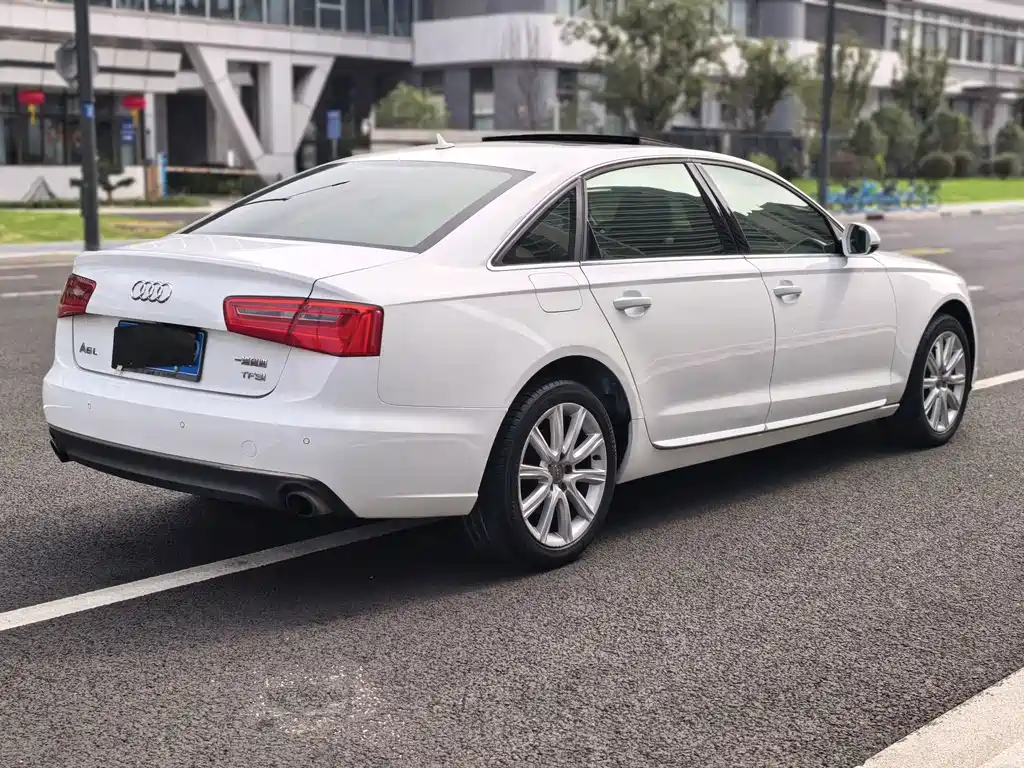 Audi A6L — миниатюра 7