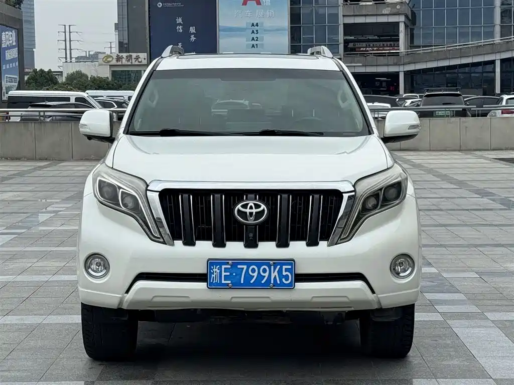 Toyota Land Cruiser Prado 2016 2.7L AT Standard