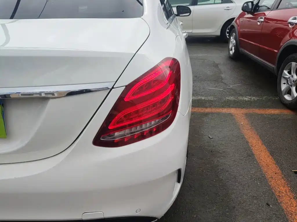 Mercedes-Benz C-Class — миниатюра 8