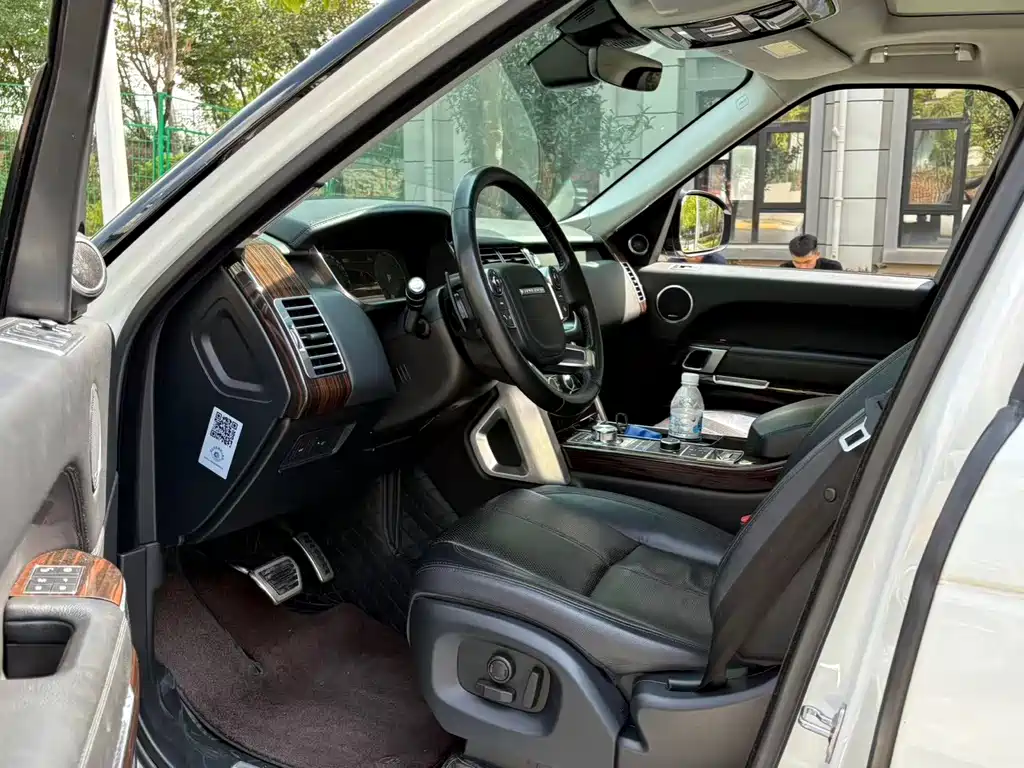 Land Rover Range Rover — миниатюра 6