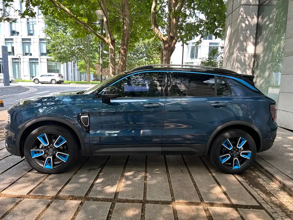 Lynk & Co 01 — миниатюра 7