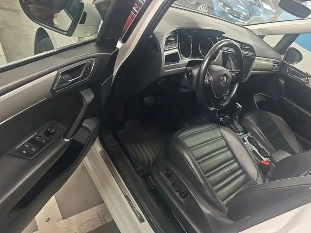Volkswagen Touran — миниатюра 16