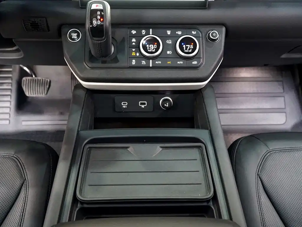 Land Rover Defender — миниатюра 15