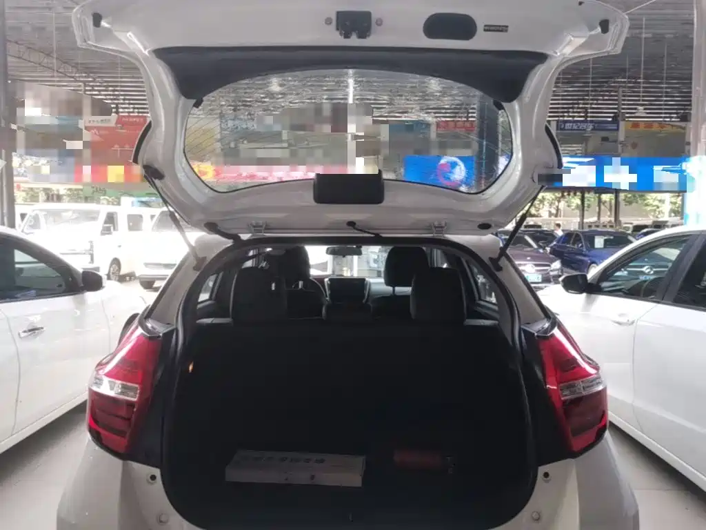 Toyota Yaris L — миниатюра 19