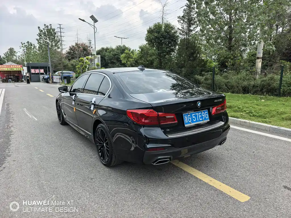 BMW 5 Series — миниатюра 8