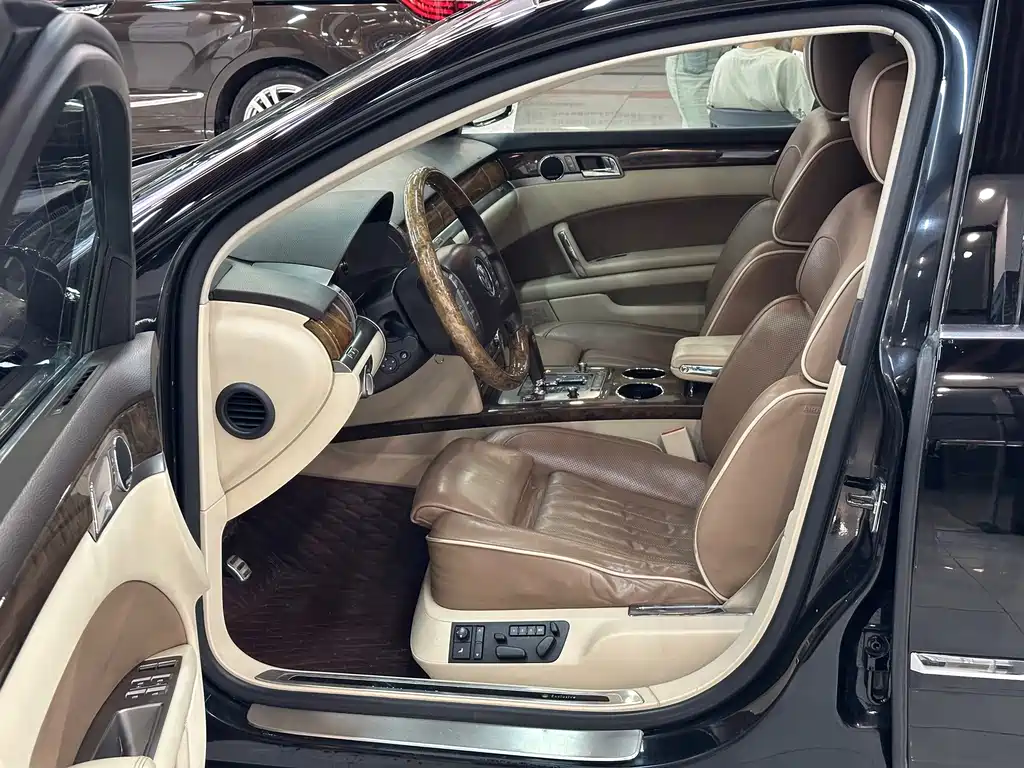 Volkswagen Phaeton — миниатюра 7