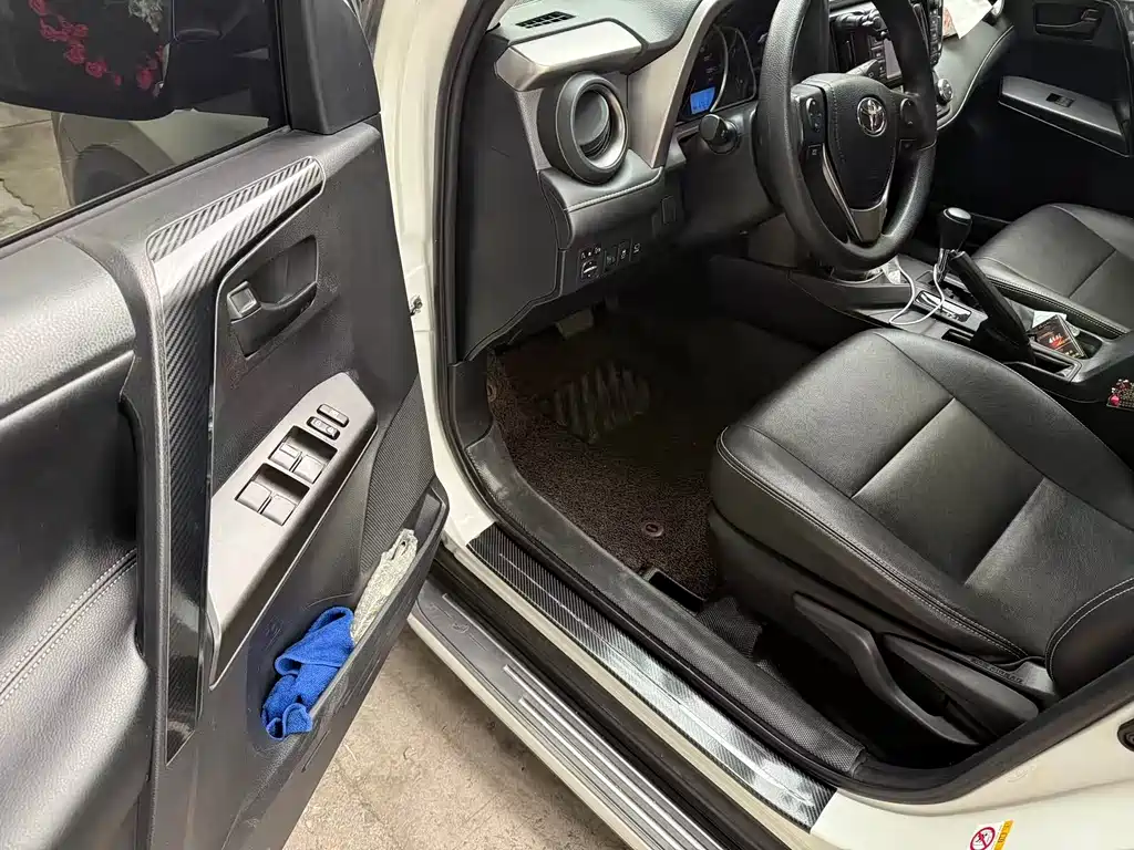 TOYOTA RAV4 RONGFANG