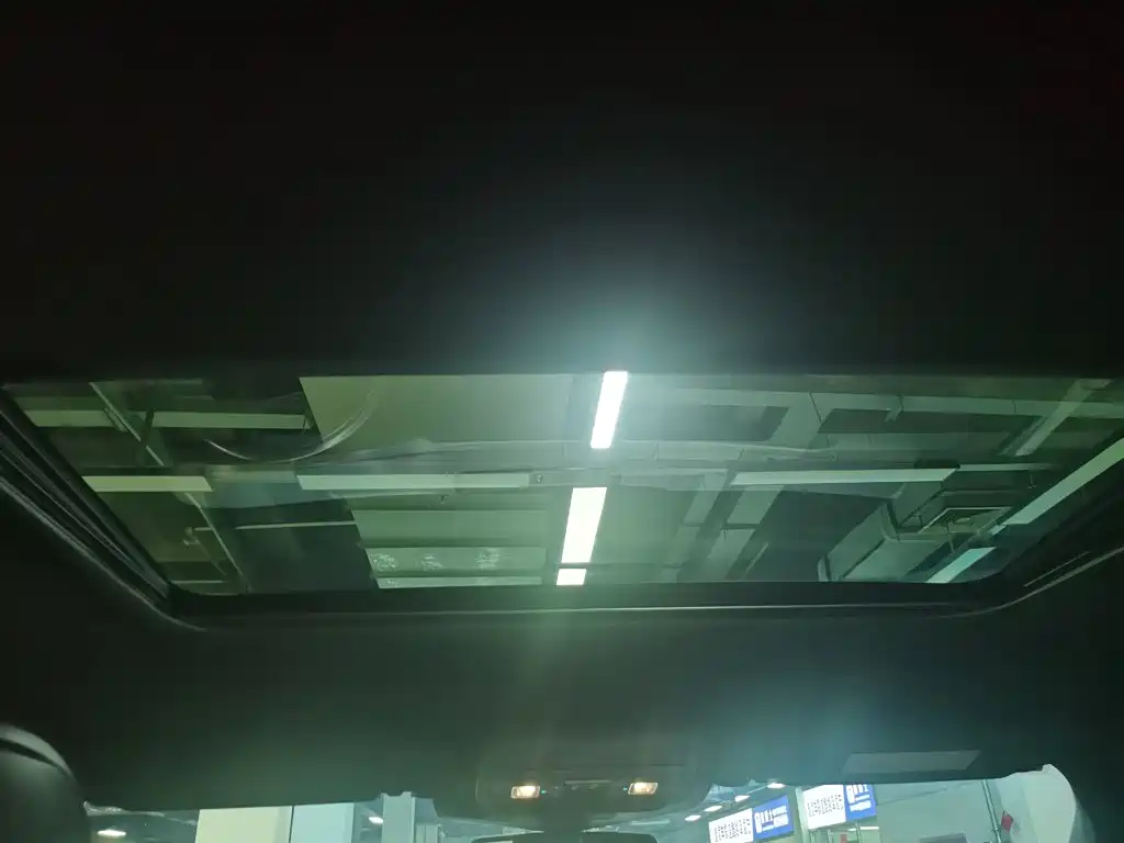 Ford Explorer — миниатюра 2