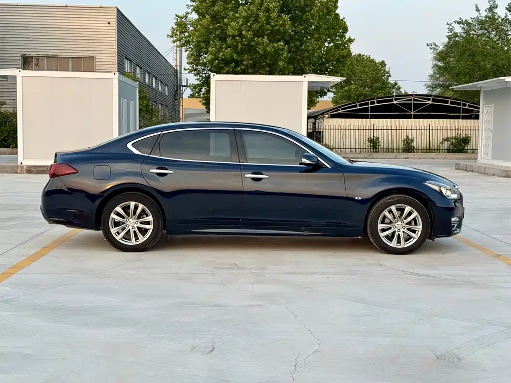 Infiniti Q70 2017 Q70L 2.5L Elite