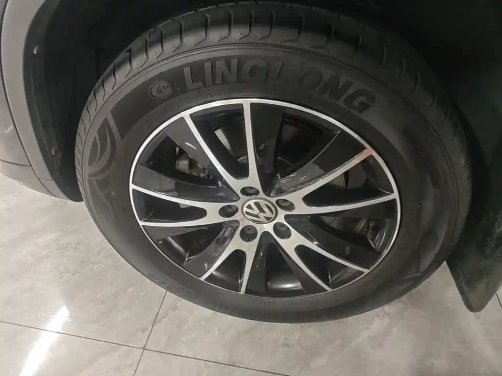 Volkswagen Tiguan — миниатюра 23