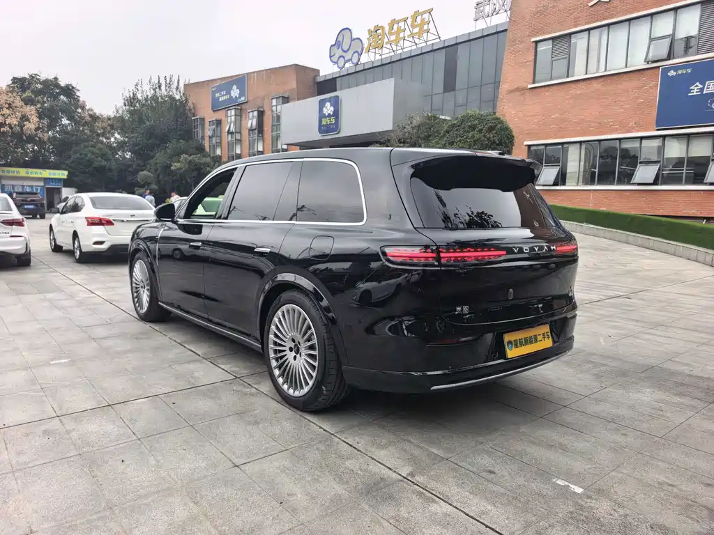 VOYAH Taishan — миниатюра 4