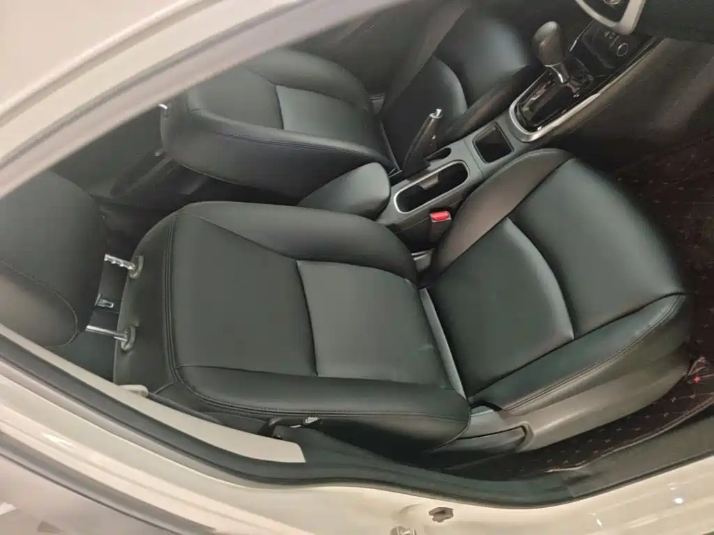 Nissan Tiida — миниатюра 20