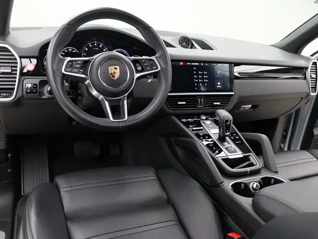 Porsche Cayenne — миниатюра 10