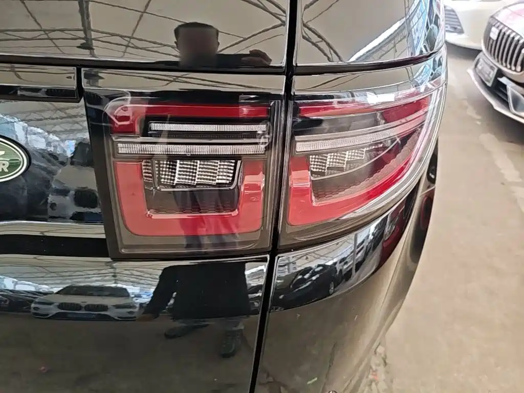 Land Rover Discovery Sport — миниатюра 8