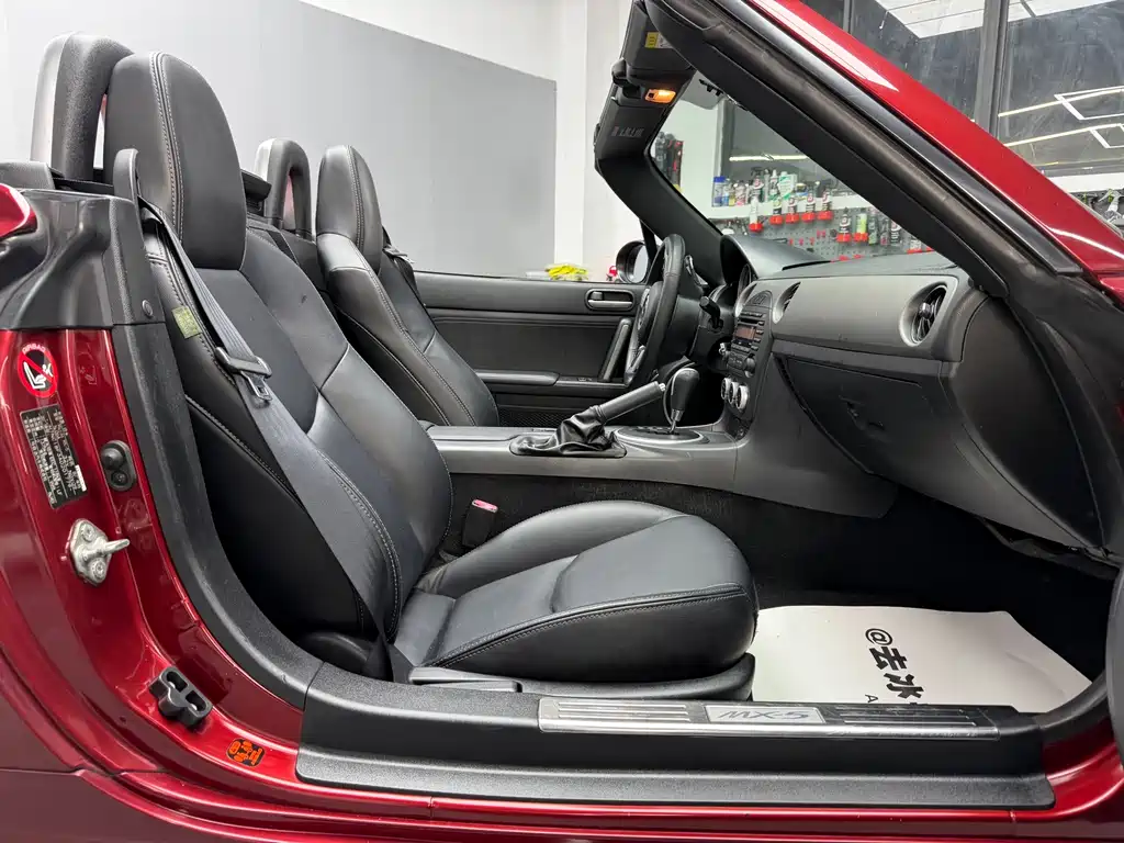 Mazda MX-5 — миниатюра 4